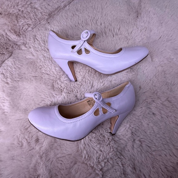 7 1/2 - Picture 3 of 7